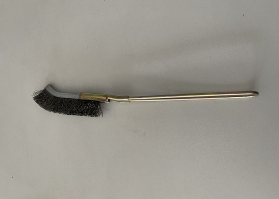 BÀN CHẢI INOX CONG CÁN SẮT 05
